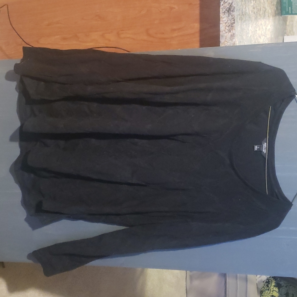 Long sleeve scoop neck